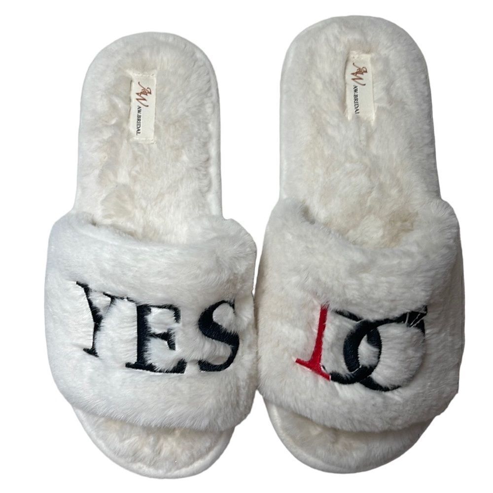 AW Bridal Engagement Slippers. Size Medium 7/8.